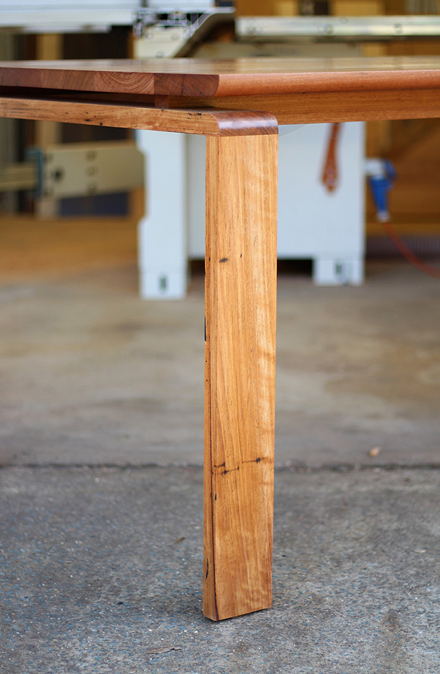 Marshall dining table by David Cummins Handkrafted